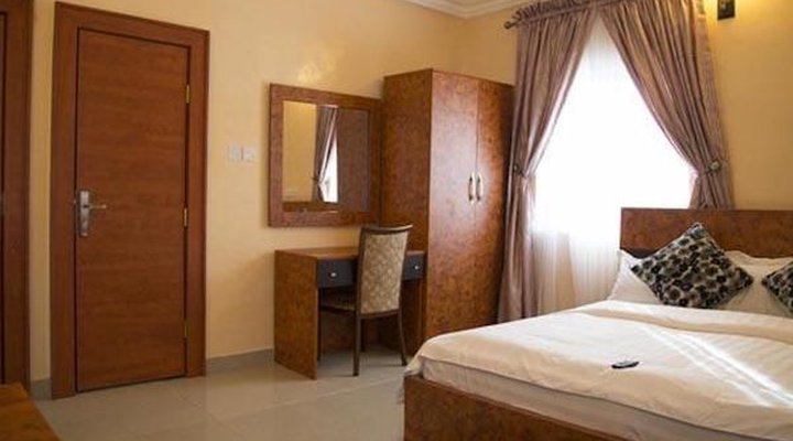 Petrus Hotels Royale