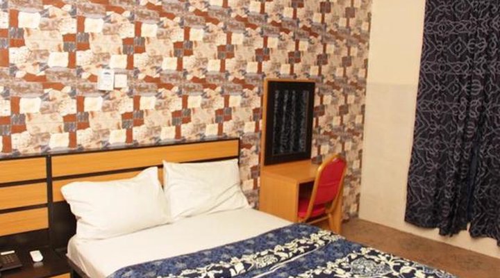 Pedallo Luxury Inn Ltd