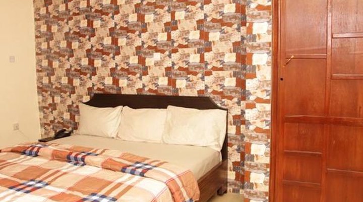 Pedallo Luxury Inn Ltd