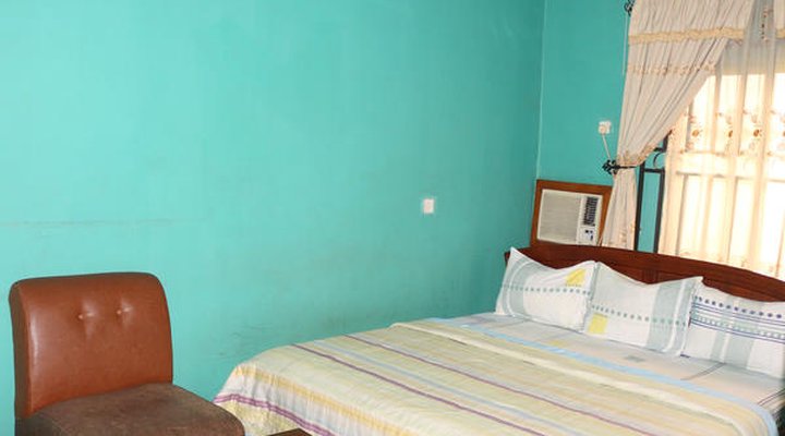 Green Park Hotel And Suites