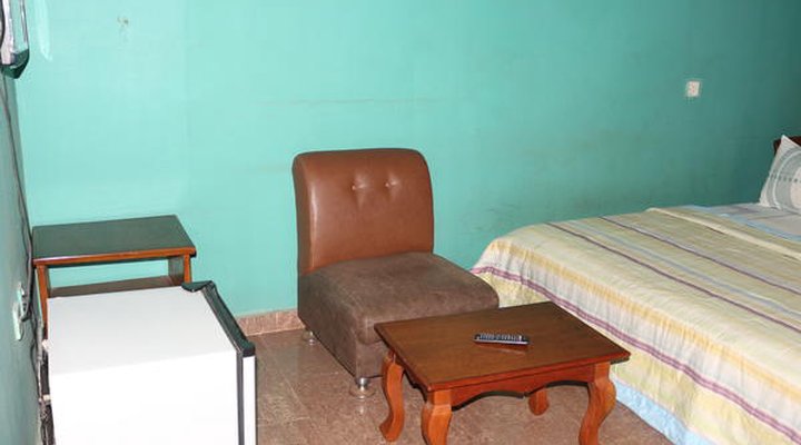 Green Park Hotel And Suites