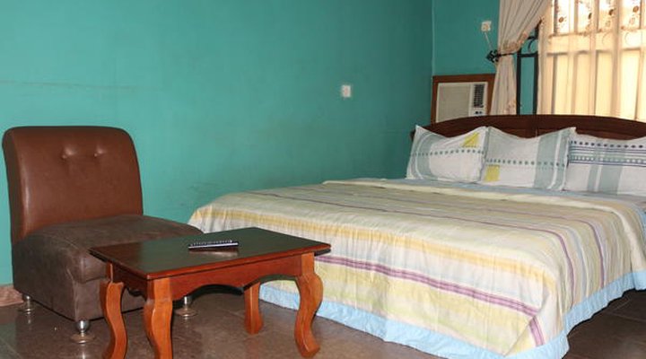 Green Park Hotel And Suites