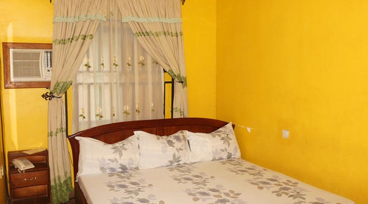 Green Park Hotel And Suites