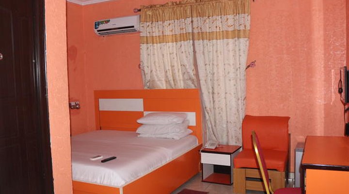 Grand Decent Hotel And Suites