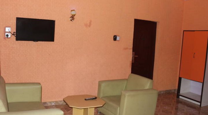 Grand Decent Hotel And Suites