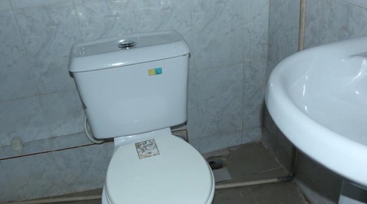 Grand Decent Hotel And Suites