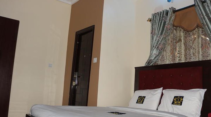 Tommsville Hotels