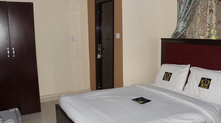 Tommsville Hotels