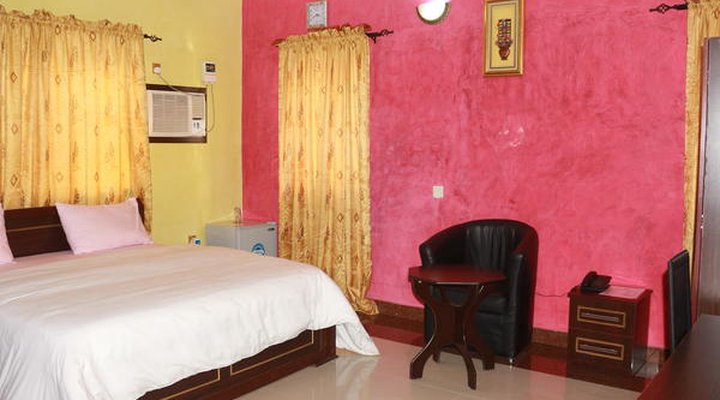 Cute Villa Hotel And Suites