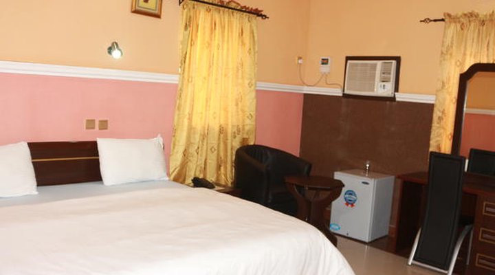 Cute Villa Hotel And Suites