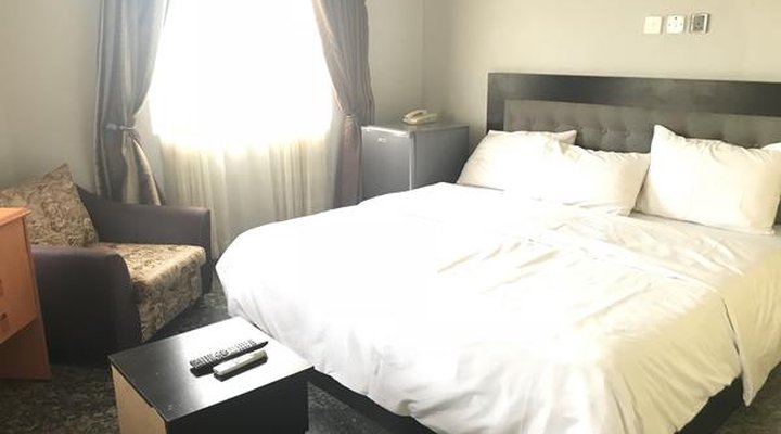 Pentagon Luxury Suites