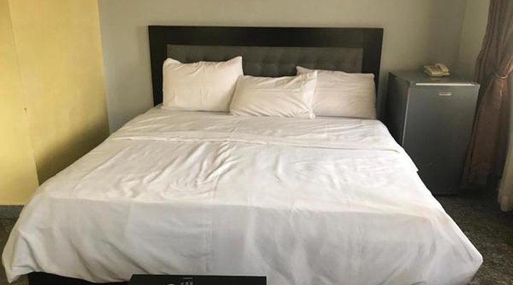 Pentagon Luxury Suites