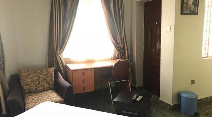 Pentagon Luxury Suites