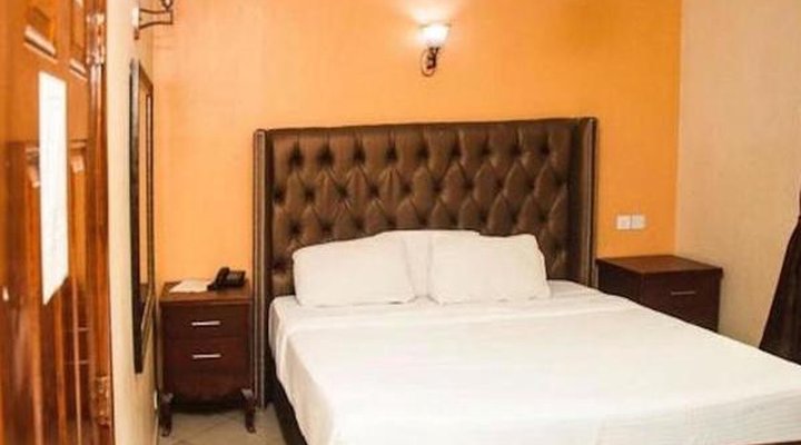 Sugarland Hotel & Suites