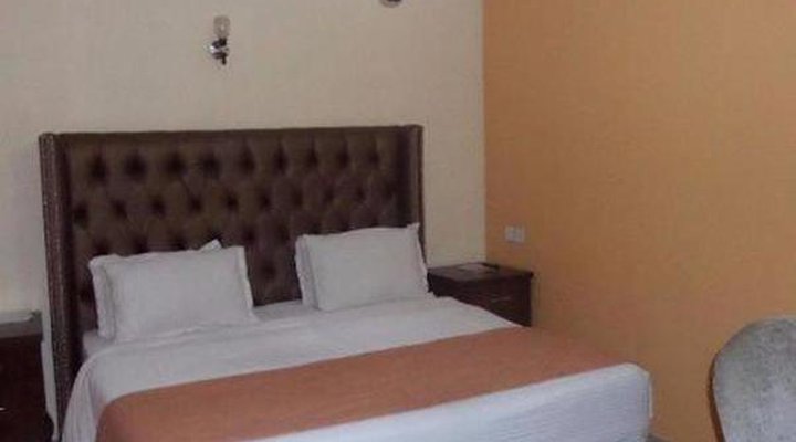 Sugarland Hotel & Suites