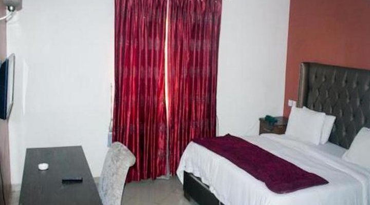 Sugarland Hotel & Suites