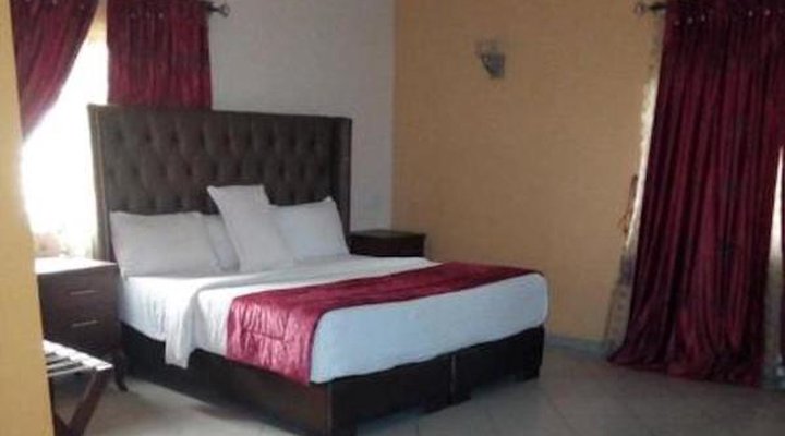 Sugarland Hotel & Suites