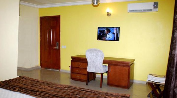 Sugarland Hotel & Suites