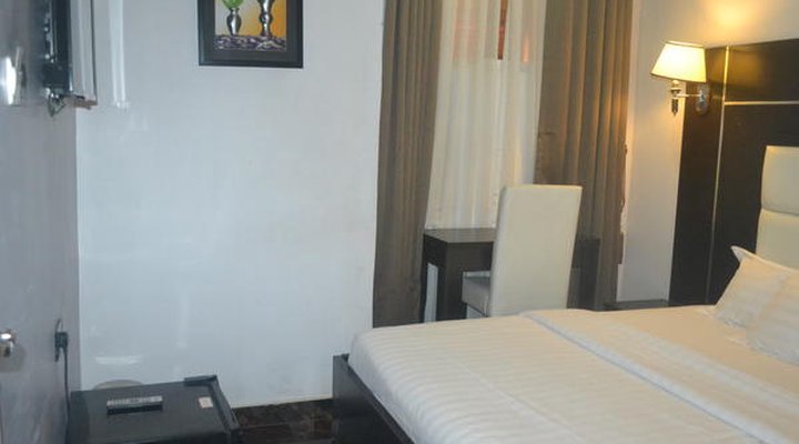 Mac Dove Lounge & Suites