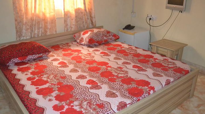 Kings Crown Hotel