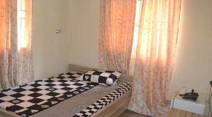 Kings Crown Hotel