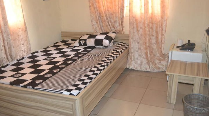 Kings Crown Hotel
