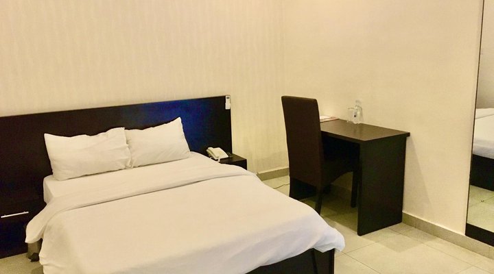 House 56 Hotel & Suites