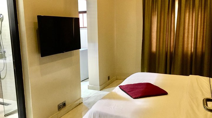 House 56 Hotel & Suites