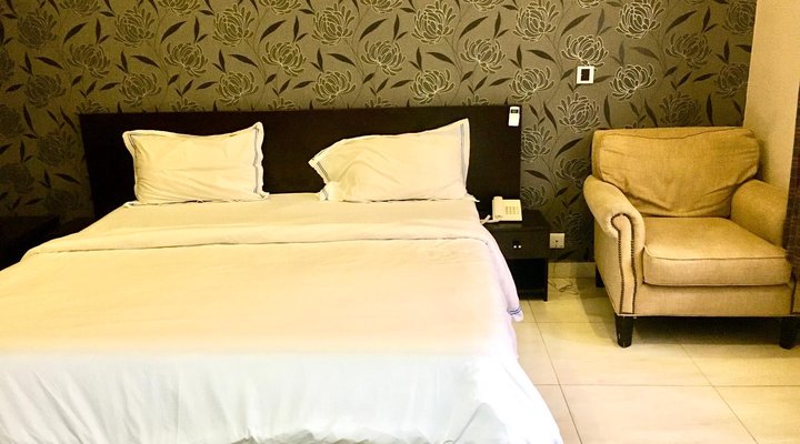 House 56 Hotel & Suites