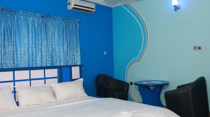 Resdon Hotel and Suites