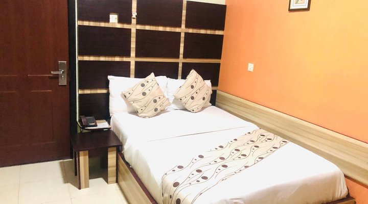 DownTown Royal Hotel