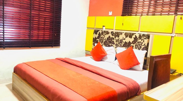 DownTown Royal Hotel