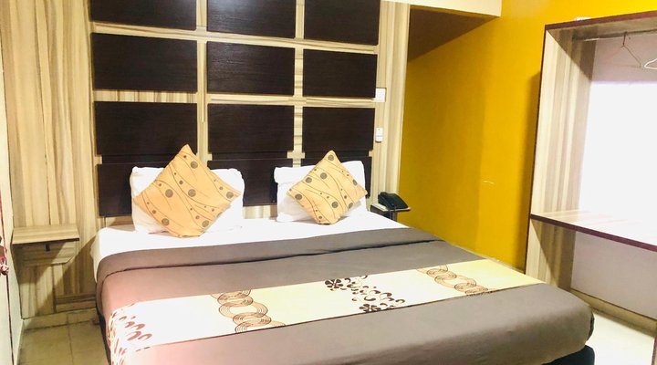 DownTown Royal Hotel