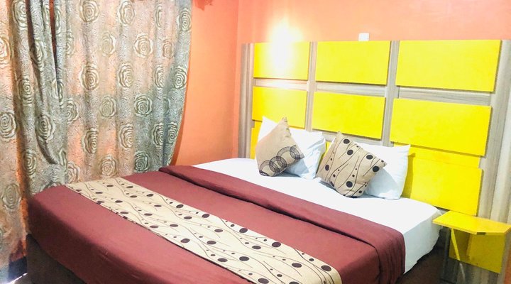 DownTown Royal Hotel