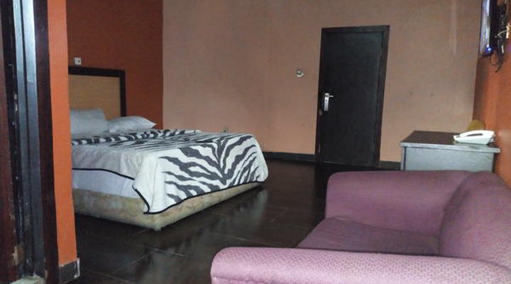 Emglo Suites