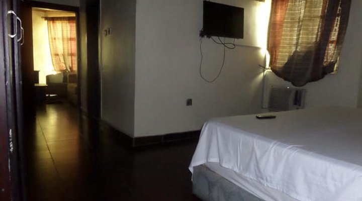 Emglo Suites