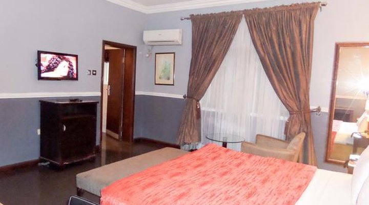 Manyxville Hotel & Suites