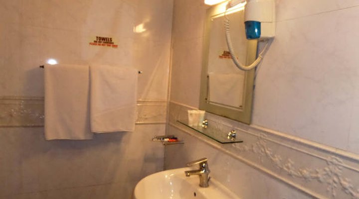 Manyxville Hotel & Suites