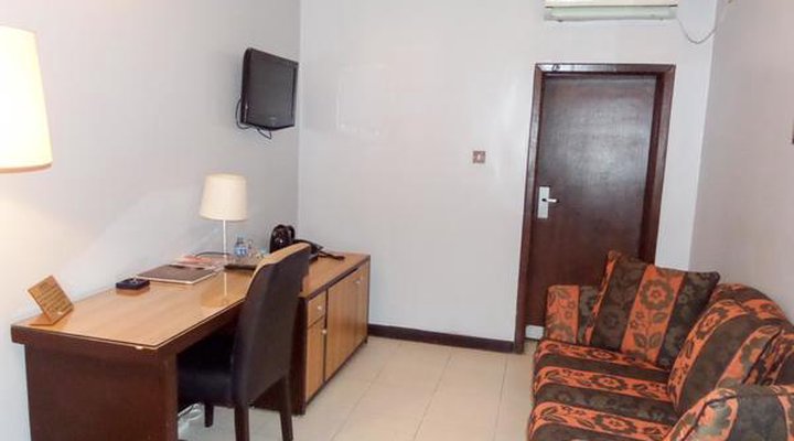 Manyxville Hotel & Suites