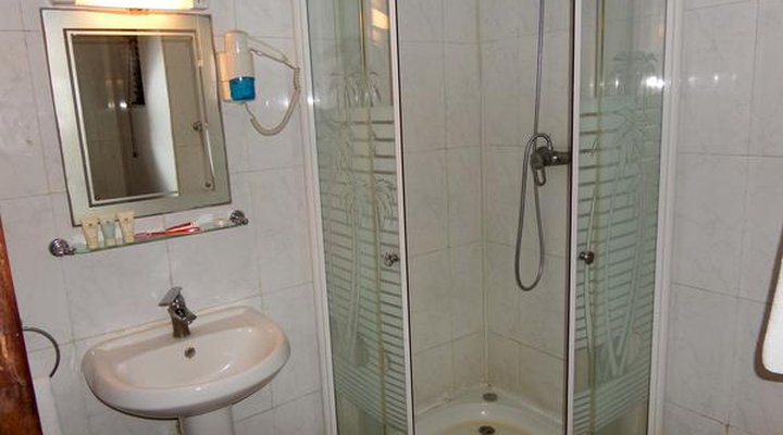 Manyxville Hotel & Suites
