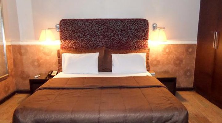 Manyxville Hotel & Suites