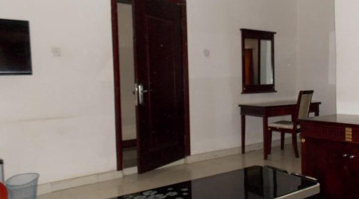 Gade Place Hotel