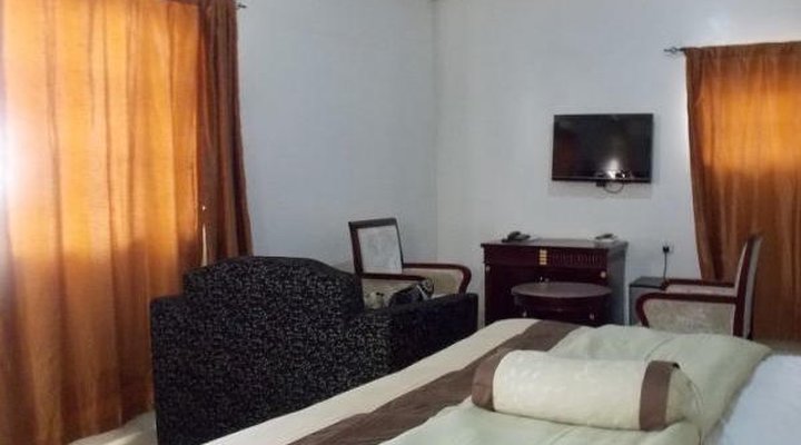 Gade Place Hotel