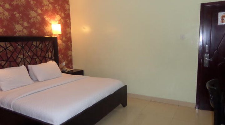 Ellis Suites