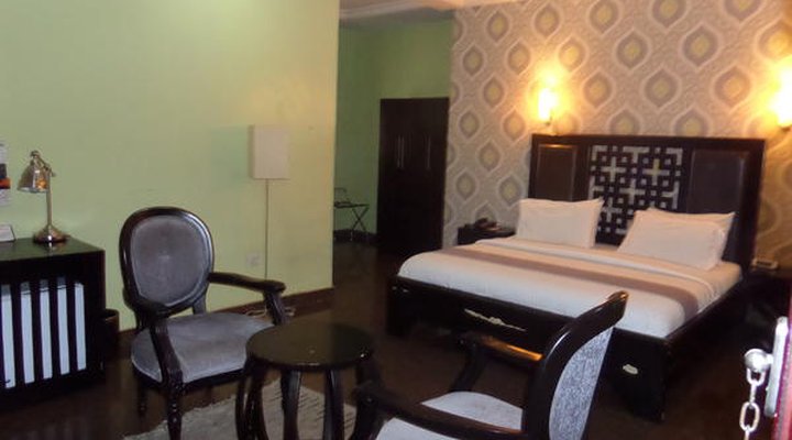 Ellis Suites
