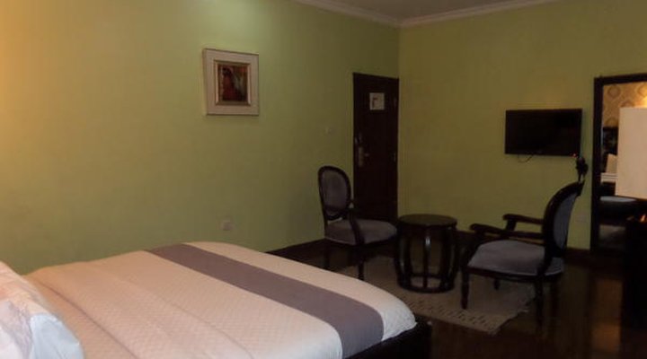 Ellis Suites