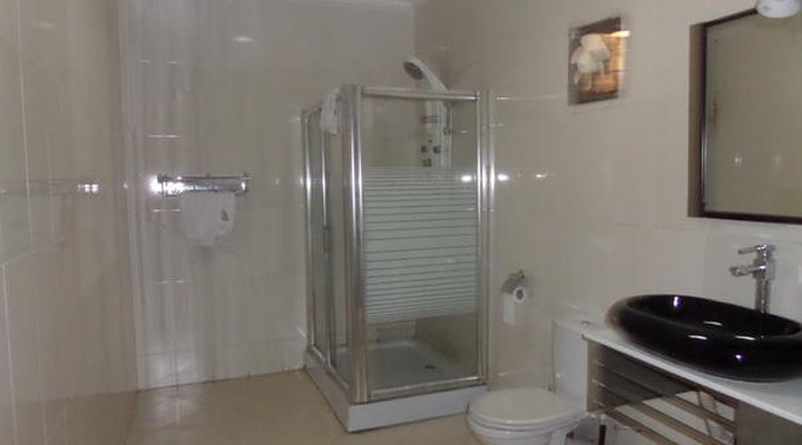 Ellis Suites
