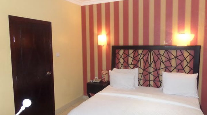 Ellis Suites