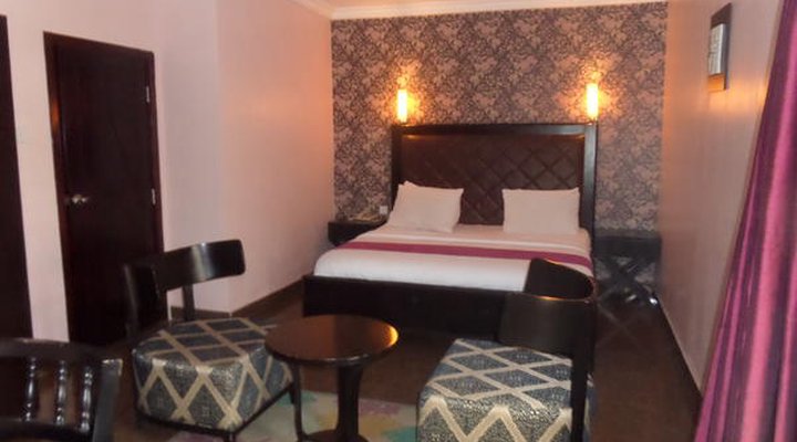 Ellis Suites