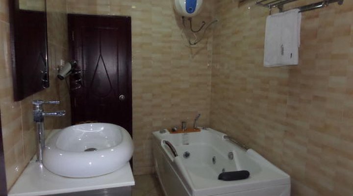 Ellis Suites